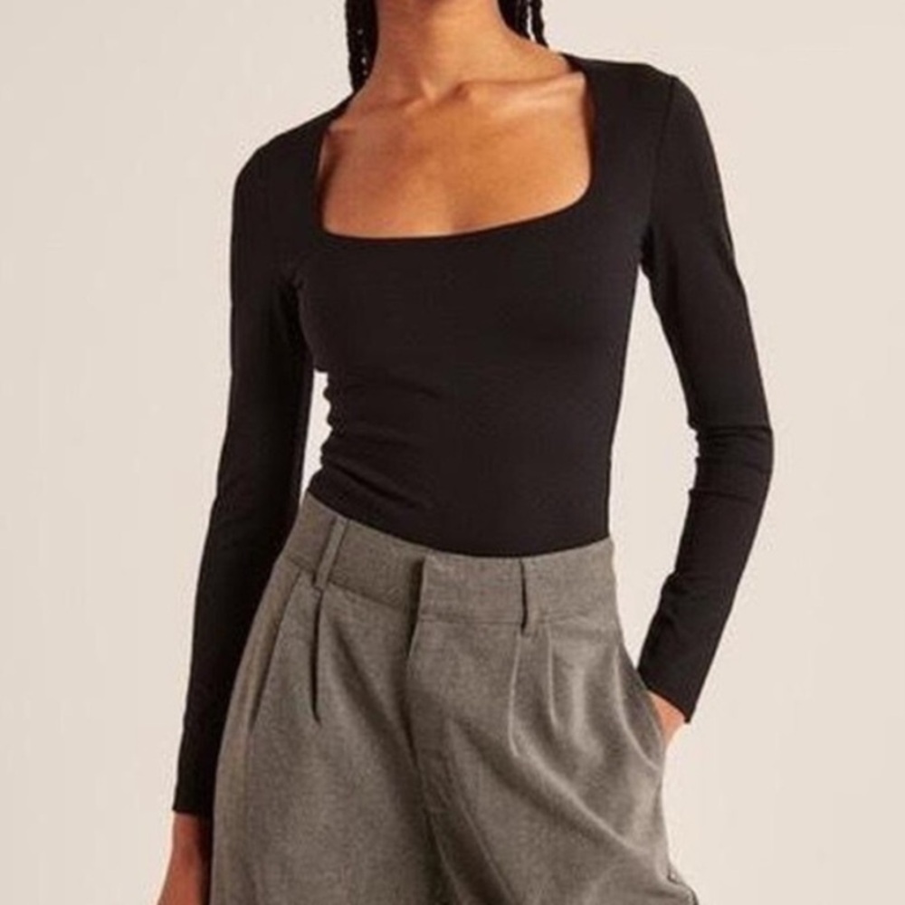 Abercrombie & Fitch Soft A&F Collection
Square Neck Long Sleeve Bodysuit Sz L